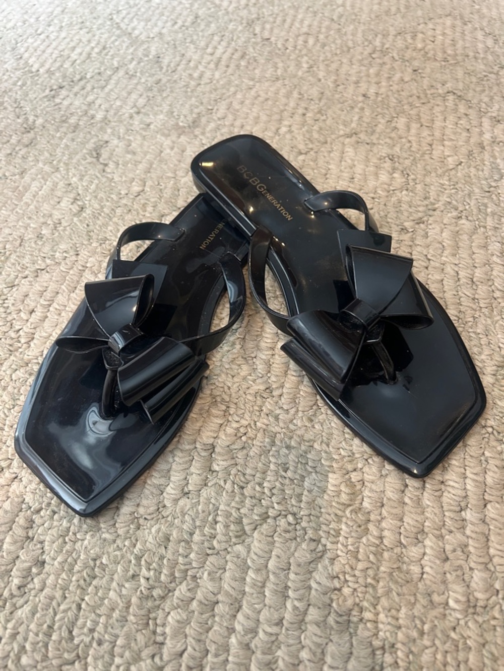 BCBGeneration Black Patent Bow Flip Sandal - Picture 3 of 11